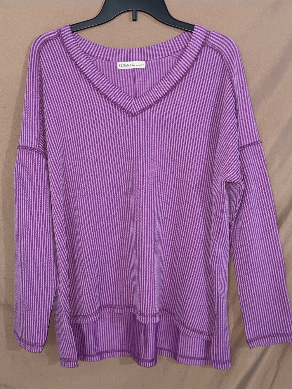 NWT Women’s S/M Zenana Outfitters Lavender Ribbed V‑Neck Long Sleeve Top